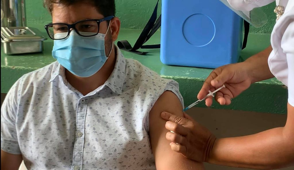 Luis Ernesto, primer médico vacunado con Abdala