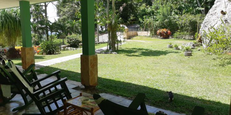 Portal de la Casa de Renta Don Agapito