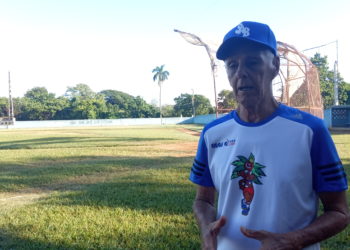 Reinaldo confiesa que no puede vivir alejado del terreno de béisbol