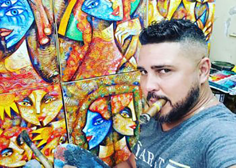 En el estudio combina creatividad y talento