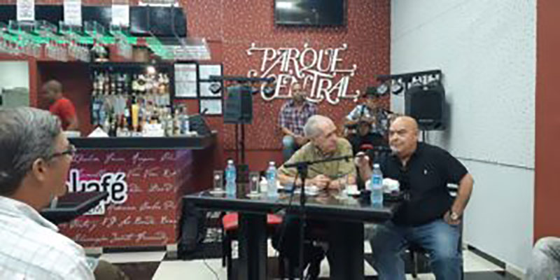 Ciro Bianchi en el ÁlbumKafé