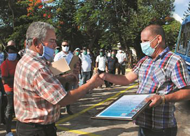 UEB Candelaria recibió la condición destacado nacional