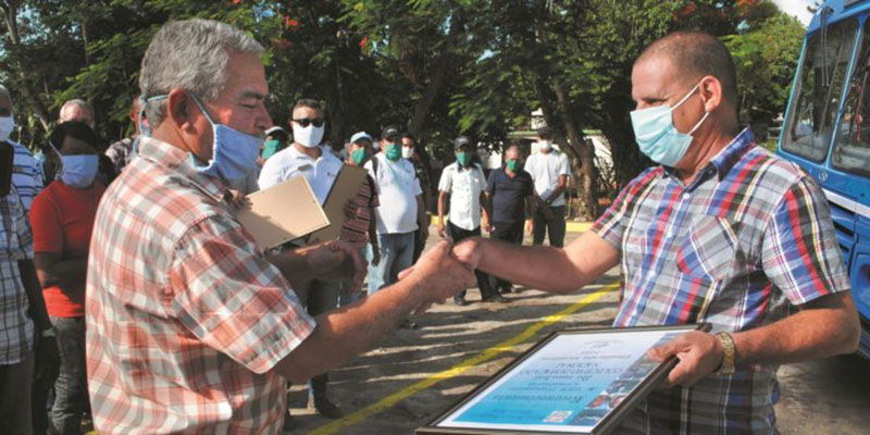 UEB Candelaria recibió la condición destacado nacional