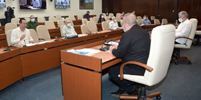 Reunión del grupo temporal de trabajo para la prevención y control del nuevo coronavirus. Foto: Estudios Revolución.