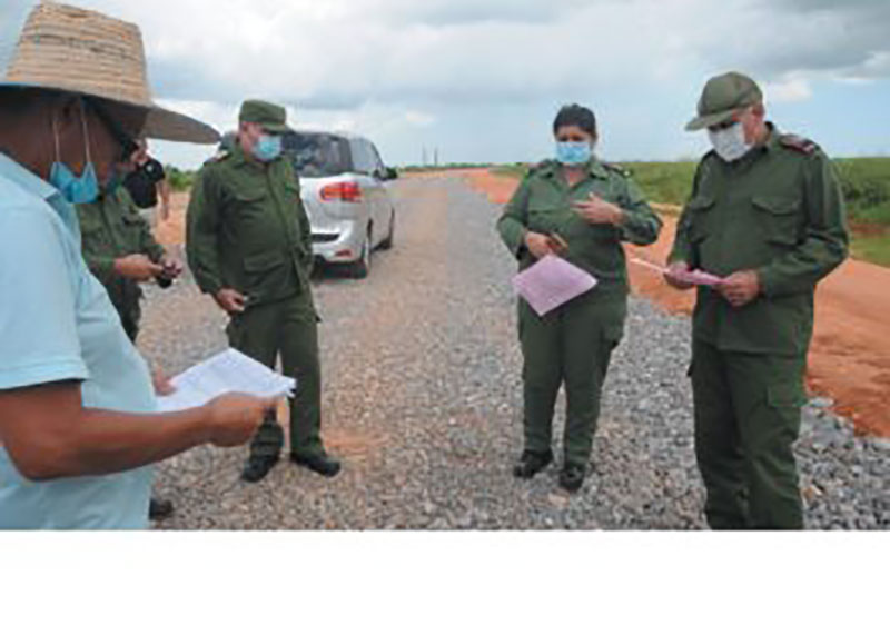 Recorrido de Gladys, presidenta del Consejo defensa por diferentes obras y proyectos