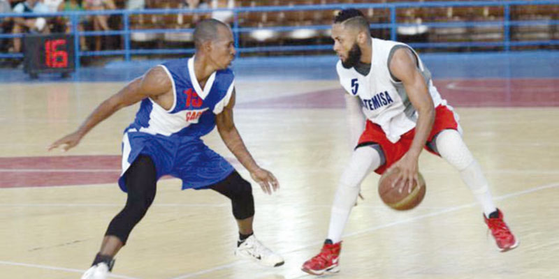 Osmel Oliva a la derecha