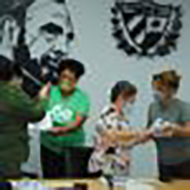 Gladys Martínez Verdecia, presidenta del CDP, y Yamina Duarte Duarte la vicegobernadora, recibieron reconocimientos y flores de la máxima dirección de la organización femenina en Artemisa