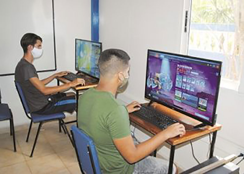 Hasta en tiempos de COVID-19 los Joven Club han brindado servicios al pueblo / Foto: Humberto Lister