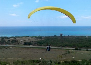 Vuelo en parapentes, un deporte extremo que gana espacio en Artemisa