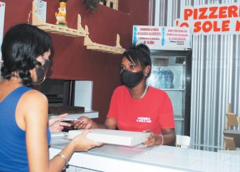 SE CONCEDERÁ mayor autonomía en la gestión al Complejo Santa Cruz, el restaurante Yang Tsé, la pizzería O Sole Mío y los restaurantes La Gran vía y La Campana china