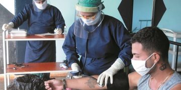 Los médicos jóvenes han dado muestras de altruismo y valor durante el enfrentamiento a la pandemia / Foto: Otoniel Márquez