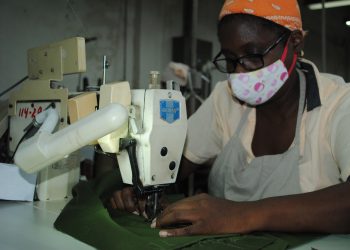 EL AHORRO de electricidad en el taller textil empieza desde cada máquina