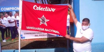 Los 143 trabajadores de la Unidad Empresarial de Base Mayorista Droguería Artemisa, perteneciente a Emcomed, y a su vez a Cubafarma, recibieron la Condición Vanguardia Nacional