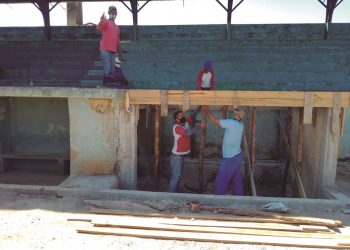 Brigada de Mantenimiento Constructivo amplía los dugouts del estadio Julio Pérez, en San Antonio de los Baños