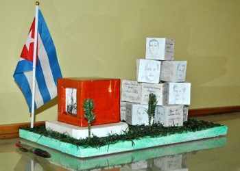 Entre las manualidades el primer premio fue para Nathaly Ramos, por la maqueta Mártires de mi pueblo