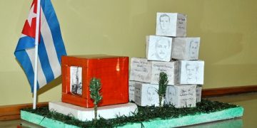 Entre las manualidades el primer premio fue para Nathaly Ramos, por la maqueta Mártires de mi pueblo