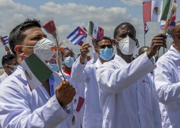 Al llegar a tierras mexicanas, la mortalidad en el hospital donde los ubicaron era de 30 fallecidos diariamente, y que, al término de la misión, habían logrado reducirla a cero muertes. Foto: José Manuel Correa