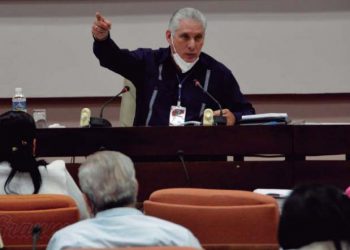 El Presidente de la República subrayó que, «para que se cumplan los propósitos, las proyecciones de este Congreso, el mayor desafío lo tienen los cuadros». Foto: Juvenal Balán