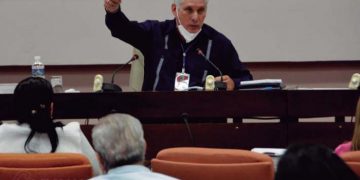 El Presidente de la República subrayó que, «para que se cumplan los propósitos, las proyecciones de este Congreso, el mayor desafío lo tienen los cuadros». Foto: Juvenal Balán