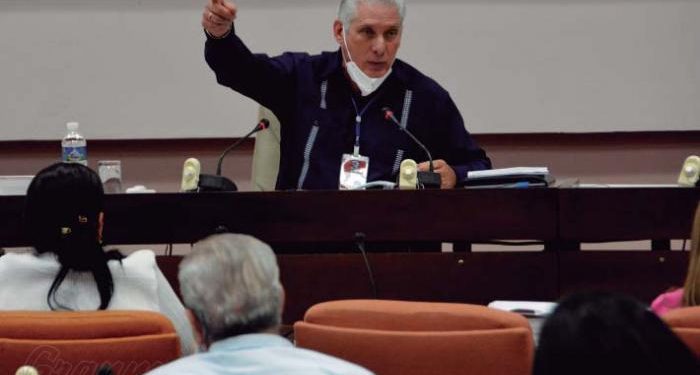 El Presidente de la República subrayó que, «para que se cumplan los propósitos, las proyecciones de este Congreso, el mayor desafío lo tienen los cuadros». Foto: Juvenal Balán