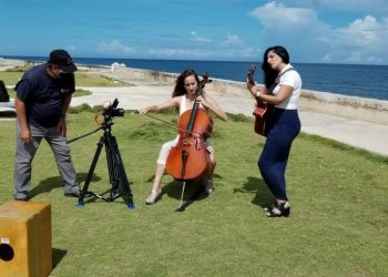 Lissania, a la derecha