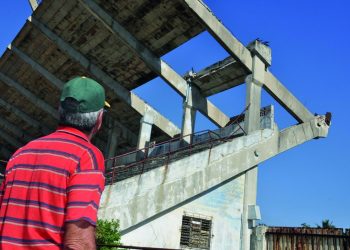 El mal estado del techo (en peligro de derrumbe) es el gran problema del inmueble