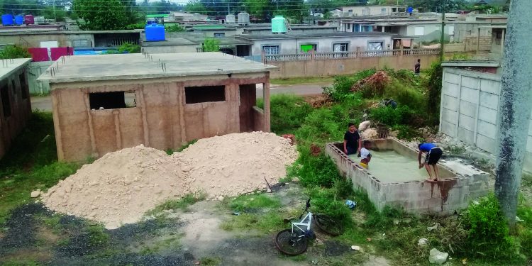 es responsabilidad de los padres velar por las conductas de sus hijos, y protegerlos de una enfermedad tan terrible como la Covid 19 / Foto: Joel Mayor