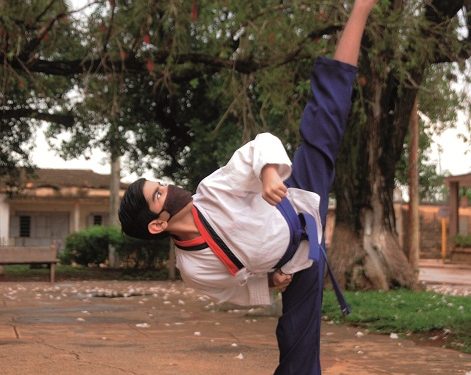 Robertico practica todos los días, principalmente las técnicas y ejercicios de elasticidad