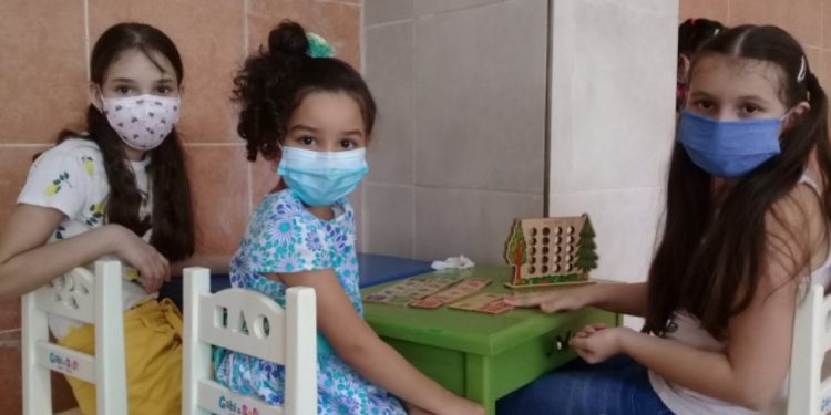 El Cecmed autorizó la continuidad de la segunda parte del Fase I (niños de 3 - 11 años) y pasar al Fase II para los niños de 12 a 18 años años