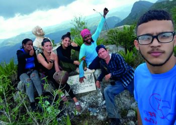 Desde la cima más alta del Occidente cubano, los jóvenes artemiseños pidieron el cese del bloqueo
