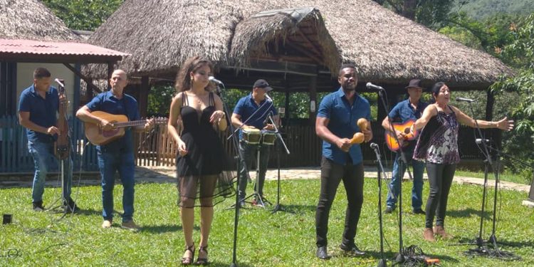 Jolgorio online para Polo Montañez