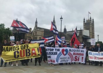 Numerosas ciudades del mundo realizaron caravanas y otras acciones contra el bloqueo de Estados Unidos contra Cuba. Foto: Prensa Latina