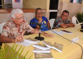 Jorge Velázquez Ramayo (a la izquierda) vuelve a publicar / Foto: Otoniel Márquez