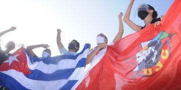 Desde el Mausoloeo a los Mártires de Artemisa, los jóvenes comprometidos con su Revolución / Fotos: Otoniel Márquez