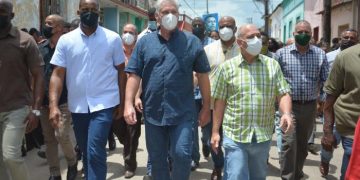 Díaz-Canel en San Antonio de los Baños Foto: Estudios Revolución