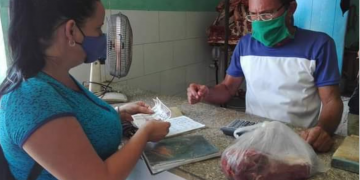 Venta de carne de res en Candelaria / Foto: Ángel Calle