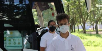 Llegan a Matanzas jóvenes de la UH para trabajar como voluntarios contra la pandemia. Foto: Mario Ernesto Almeida / Cubadebate