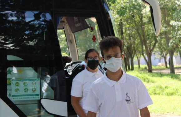 Llegan a Matanzas jóvenes de la UH para trabajar como voluntarios contra la pandemia. Foto: Mario Ernesto Almeida / Cubadebate