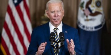 Joe Biden marca las pautas de la política exterior estadounidense durante su primer discuso como jefe del Gobierno en el Departamento de Estado. Foto tomada de BBC Foto: BBC