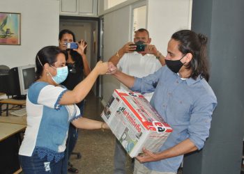 Desde el artemiseño, un gesto solidario con los colegas del periódico Girón, en Matanzas / Foto: Humberto Lister