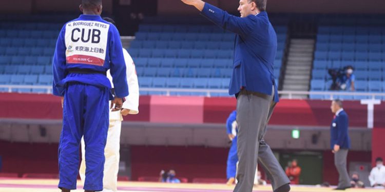 Gerardo cayó con las botas puestas