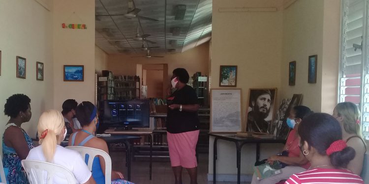 Coloquio Mujeres en Revolución, a propósito del 95 cumpleaños de nuestro Líder histórico y del 61 aniversario de la FMC / Fotos: Yusmary Romero