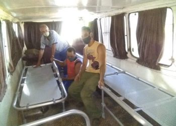 En la Evelio Prieto trabajan para transformar ómnibus en ambulancias / Foto: Tomada de Facebook