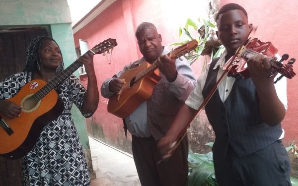 UNA FAMILIA musical: excelente pretexto para una foto / Foto: María Fernanda Terry