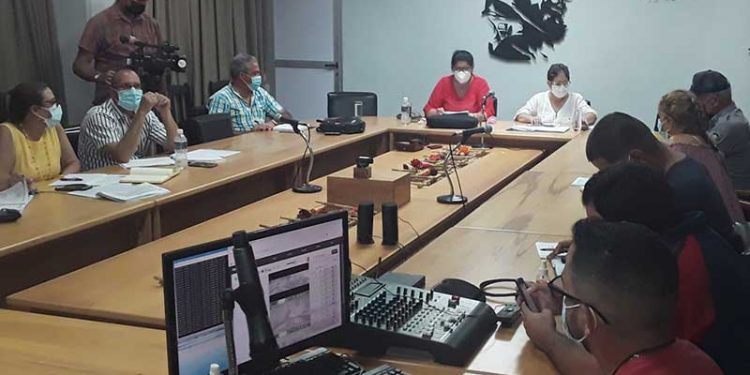 En reunión del Grupo Temporal de Trabajo (GTT) provincial por video conferencia con las estructuras municipales en la evaluación efectuada este martes se analizó la atención a la COVID-19