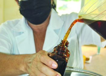 Machado Ventura también visitó los CPL en Güira de Melena y Artemisa, donde insistió en mejorar la estética de envoltorios y etiquetas