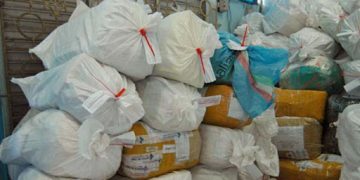 Casi medio millón de bultos internacionales, por Correos