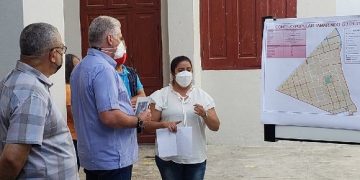 Díaz-Canel en el Consejo Popular Tamarindo. Foto: @Twiter Presidencia Cuba.