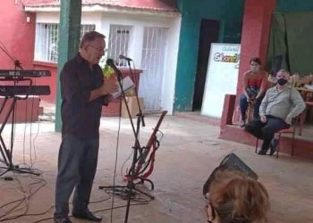 Profesor y corrector Ángel Machín