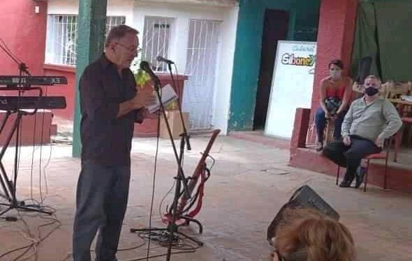 Profesor y corrector Ángel Machín